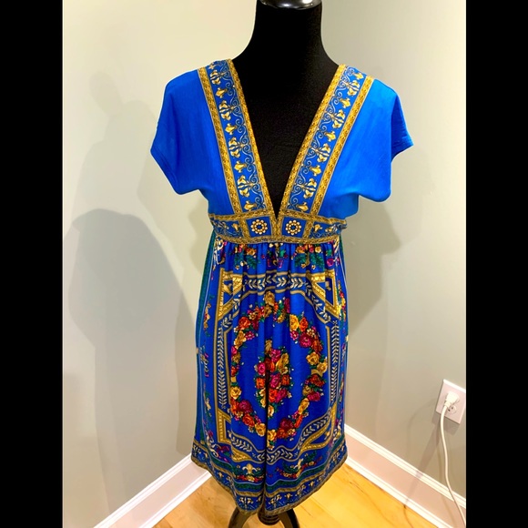 Cutsie ‘carrie bradshaw’ looking dress. Lots of vibrant colors - Picture 1 of 4